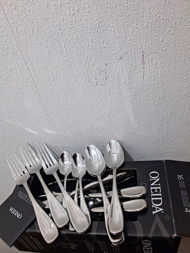 Oneida voss piece - oneida, 16-piece