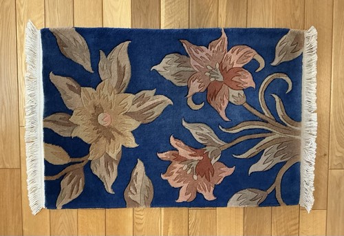 Hand knotted 100 wool - hand, rug