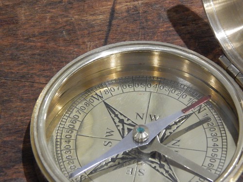 Brass pocket compass - brass,