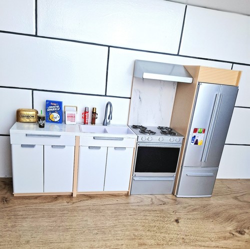 Rainbow high doll house - doll,