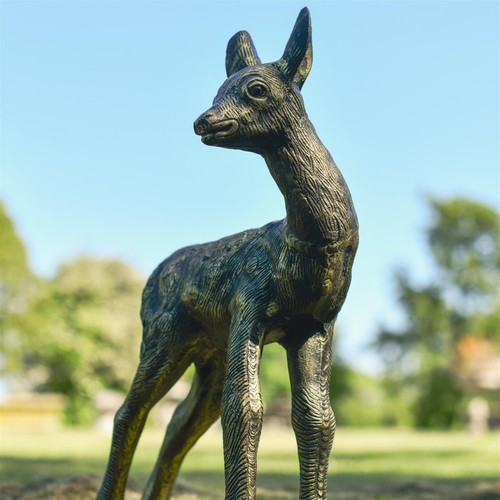 Doe garden sculpture - doe, –