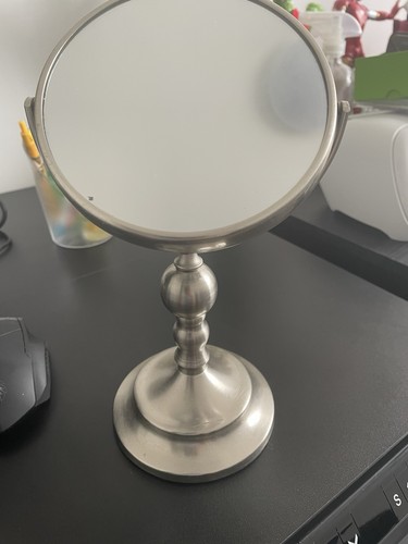Freestanding pedestal mirror