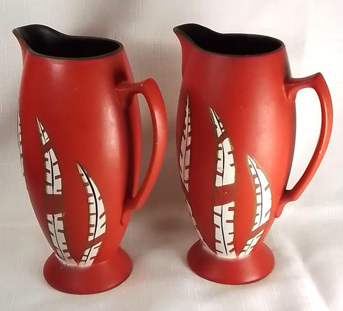 Vintage pair howard pottery - howard, 8"
