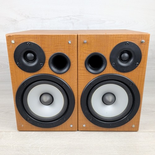 Hitachi bookshelf speakers - bookshelf,