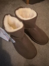 Genuine Australian UGG ankle boots size uk8 cost £139