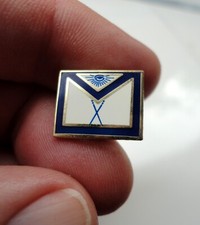 Small Pre-owned Freemason Apron Enamel Lapel Pin Badge Master Of Ceremonies