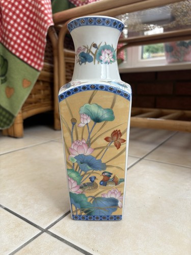 Vintage oriental floral vase - floral,