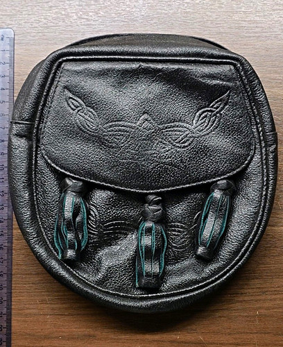 Gaelic themes black leather - gaelic,