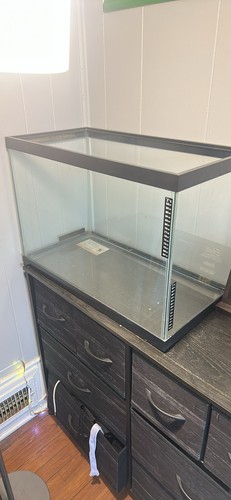 Gallon fish tank - 30,