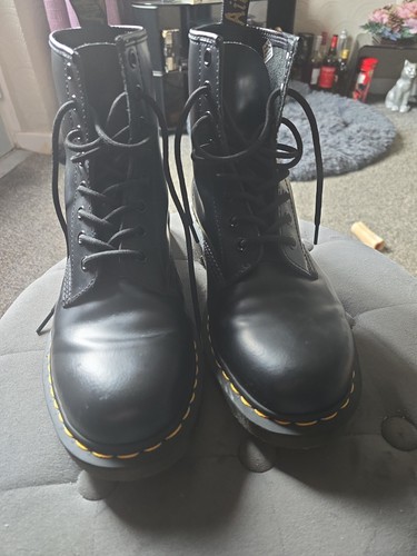 Black doc martins - 8, (42)