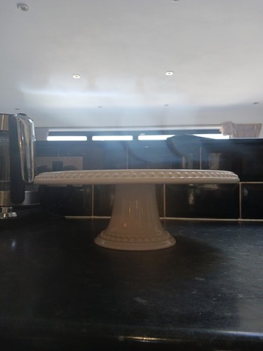 Cake stand - cake,