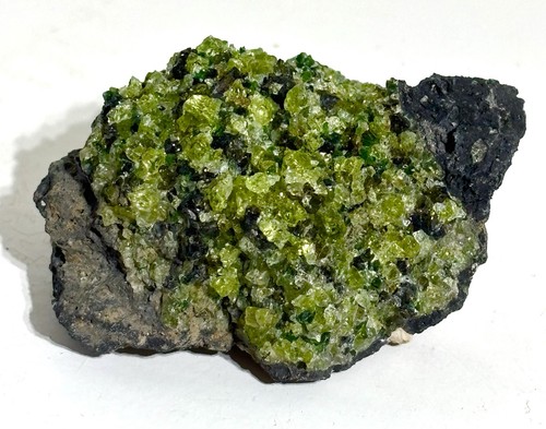 Peridot crystal cluster 100 - crystal, 100%