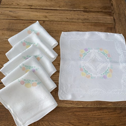 Vintage damask napkins - 6x,