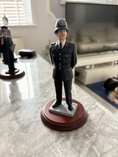Robert Harrop People People Collection Pp02 On The Beat Policeman Figurine 