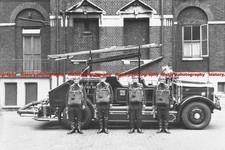 F001884 Crew in breathing