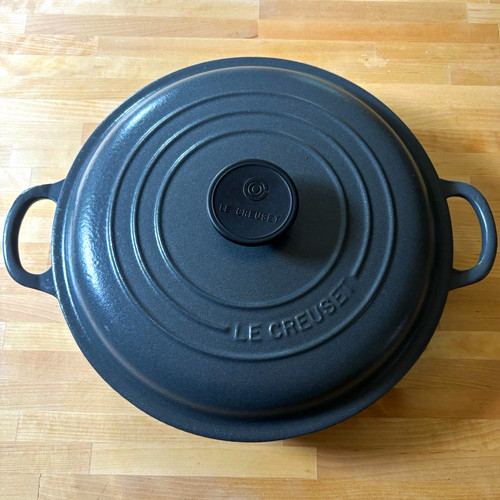 Creuset cast iron enamel - le,