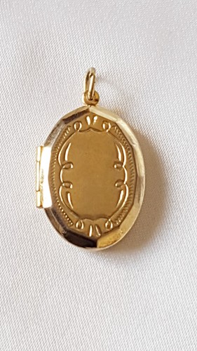 Pendant locket gold tone - locket,