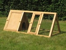 Bunny Business Apex Run with Enclosure Rabbit/ Guinea Run Hutch, 4 ft Apex run