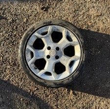 Ford Fiesta 195/40 16”