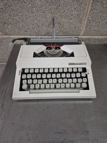 Challenger portable typewriter - portable,