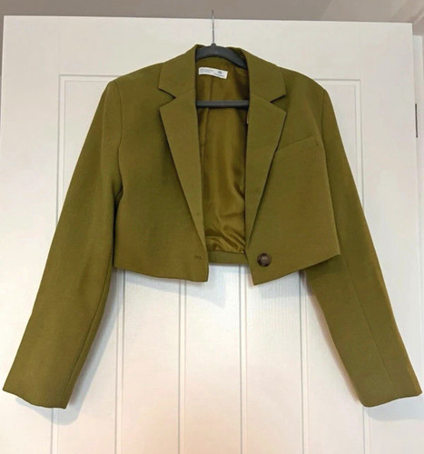 Primark cares women green - primark,