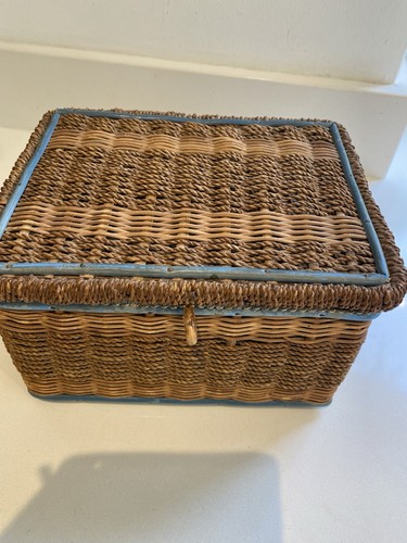 Vintage small wicker music - vintage,