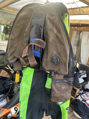 Dry suit diving - dry,