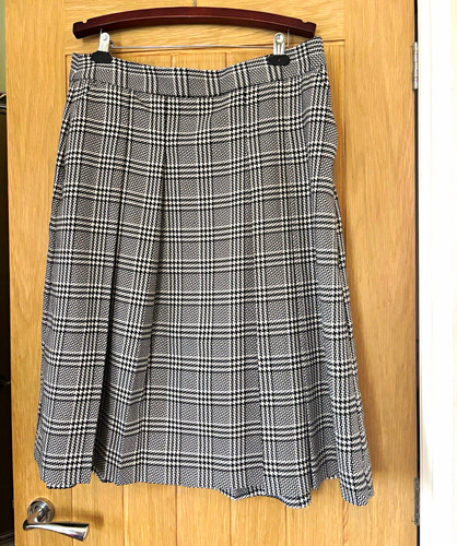 Black white check glen - white,