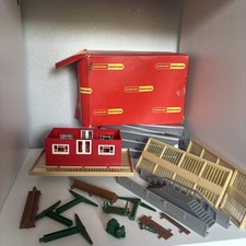 Hornby 00 Gauge R.003 Town