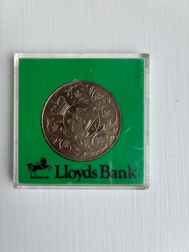 1977 queen elizabeth - queen,