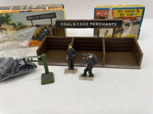 Meritoo coal bunker - coal, with