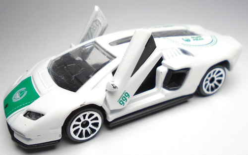 Majorette dubai police - majorette,