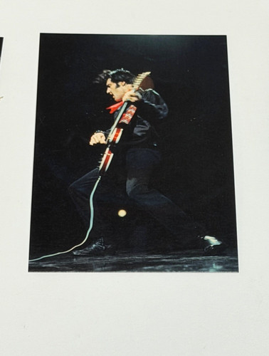 Elvis presley authentic - elvis,