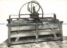 D190164 Luton Museum. Box