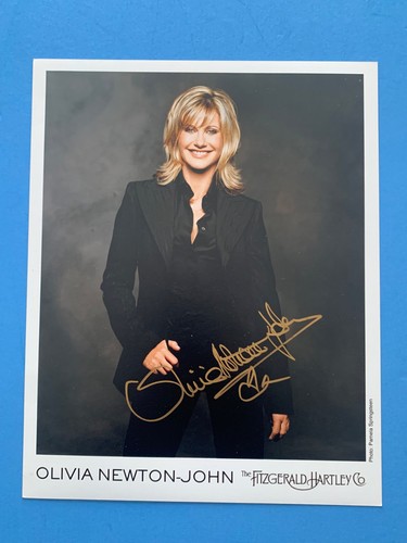 Olivia newton john hand - olivia,