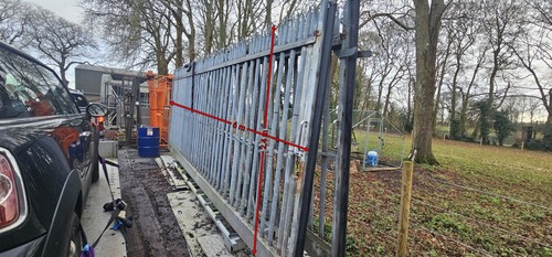 Used palisade gates site - used,