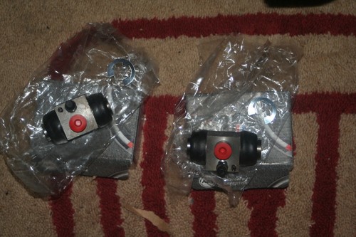 Rear wheel brake cylinders - rear,
