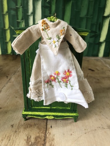 Scale dollshouse dress - scale,