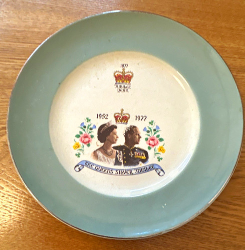Queen silver jubilee - silver,