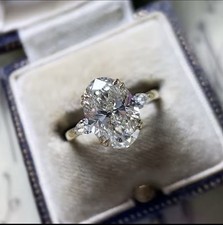 Vintage  Huitan Oval Cubic