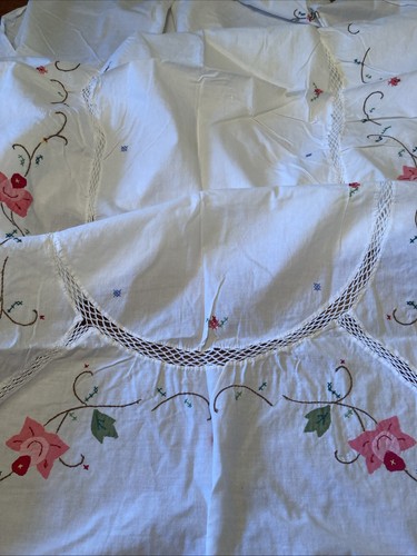 Large spanish hand - large, embroidered