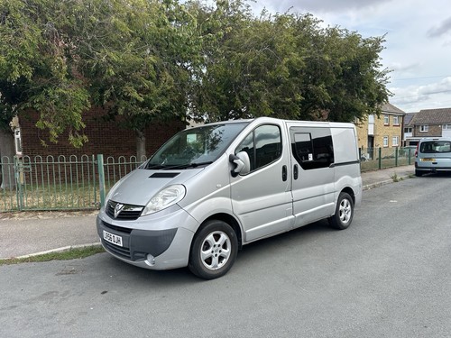 Vauxhall vivaro sportive 5 - vauxhall,