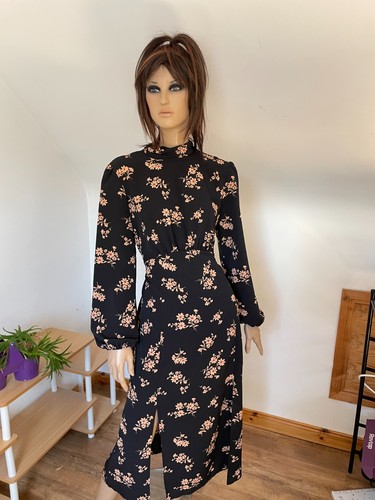 Stunning high neck long - high,
