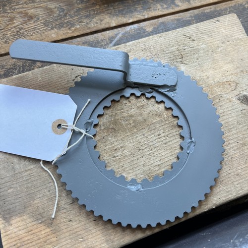Norton commando clutch holding
