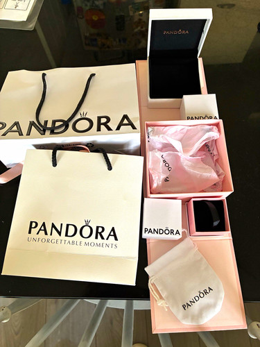 Pandora lined square jewellery - square,