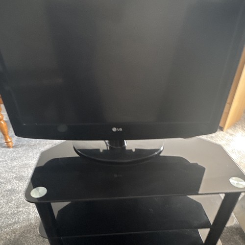 42in led flat screen tv - lg,
