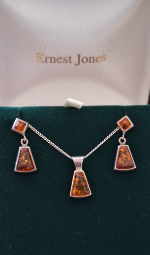 Hallmarked sterling silver - sterling,