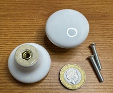 WHITE CERAMIC KNOBS CUPBOARD