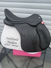 18 Black Wintec 500 With Cair  Adjustable Gullet. Narrow To Extra Wide