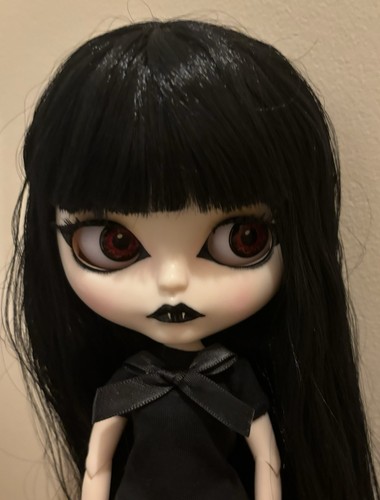 Vampire custom blythe doll - blythe,